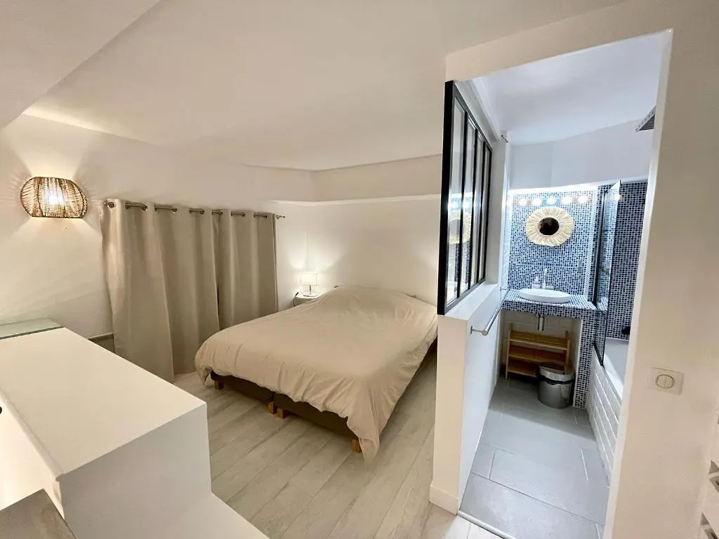 Duplex Canal St Martin Apartment Paris